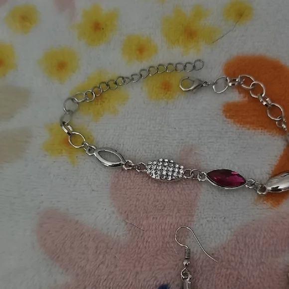 Chic Silver and Red Bracelet Set - Picture 3 of 5